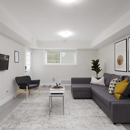 Villa Tastefully Furnished And Newly Updated 2 Bd Central Lynn Valley North Vancouver Extérieur photo