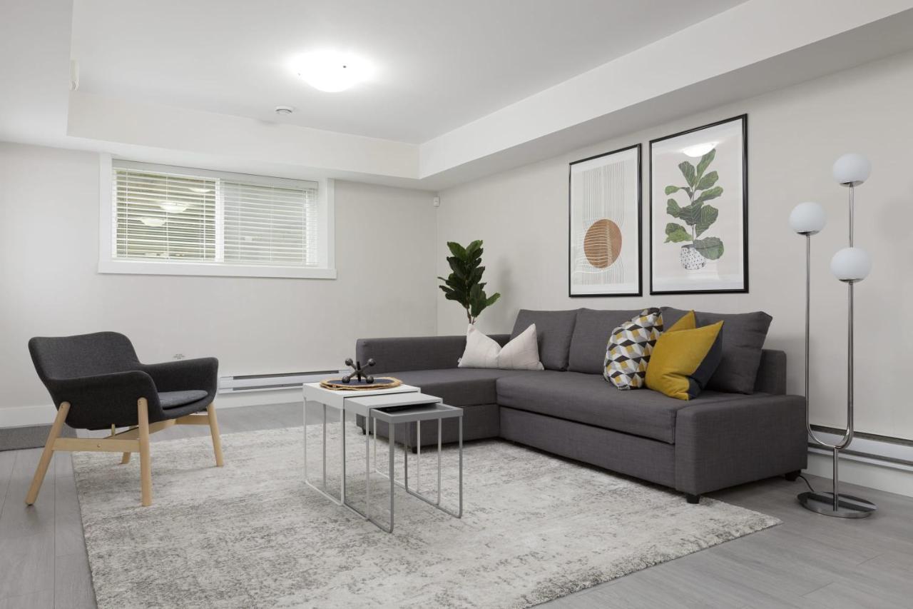 Villa Tastefully Furnished And Newly Updated 2 Bd Central Lynn Valley North Vancouver Extérieur photo